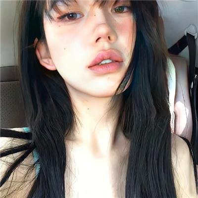 戴丝绸帽的男人